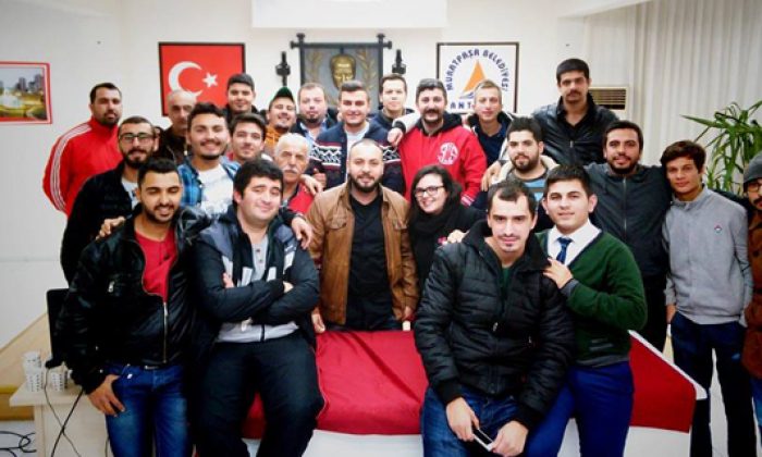 Red Soldiers Grubu Dernekleşiyor