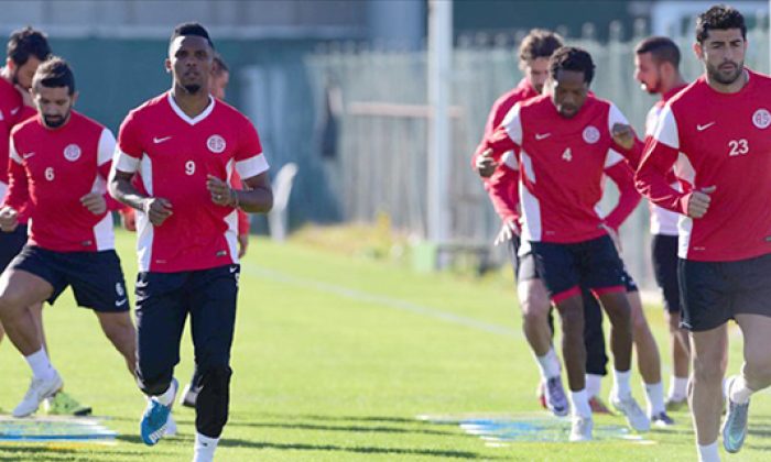 Tuzlaspor Maçında İki Futbolcu Forma Giymeyecek