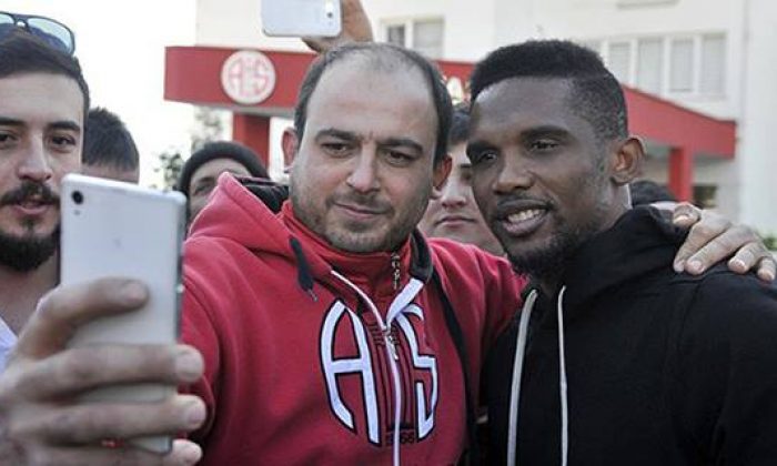 Önce Protesto Sonra Özçekim