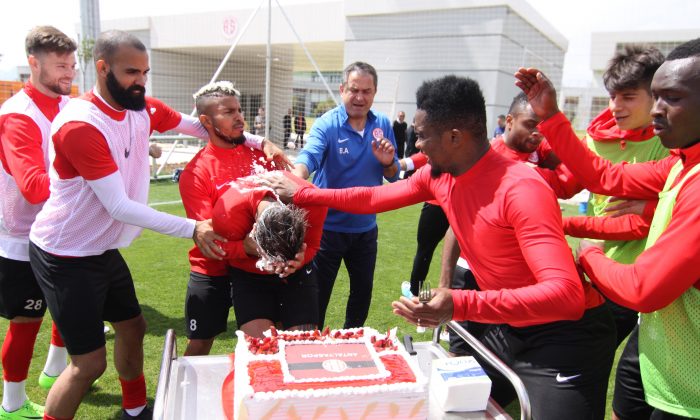 Antalyaspor’da Neşeli Antrenman