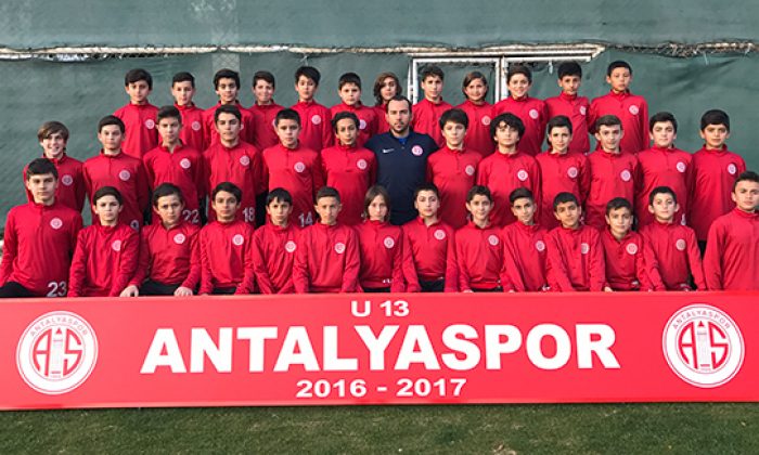 Minik Akrepler Şampiyonluk Yolunda
