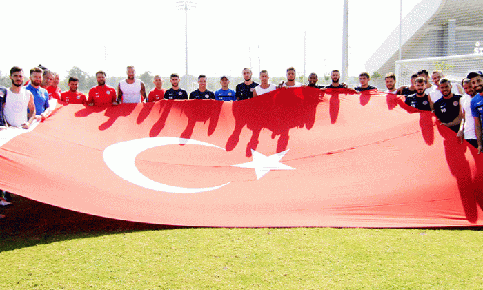 Antalyaspor’dan Türk Bayrağıyla Kutlama