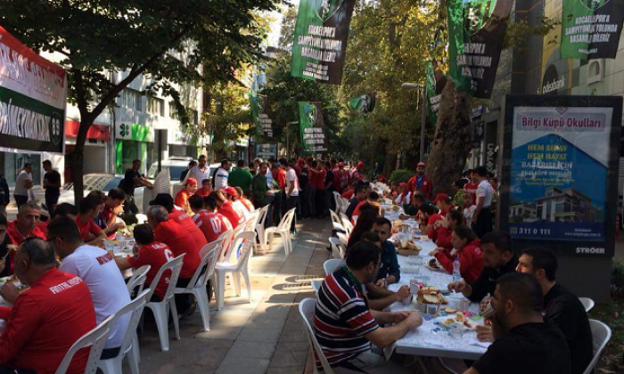 Hodri Meydan Grubundan Taraftarlara Kahvaltı Organizasyonu