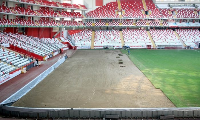 Antalya Stadyumu’nda Zemin Çalışması