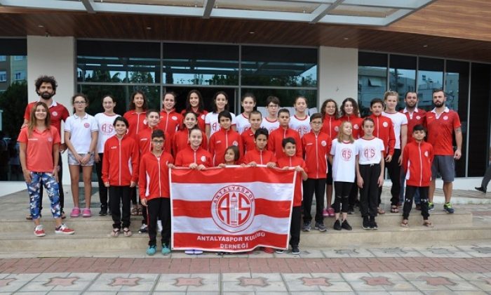 Antalyaspor Yüzme Sporcularından Muhteşem Başarı