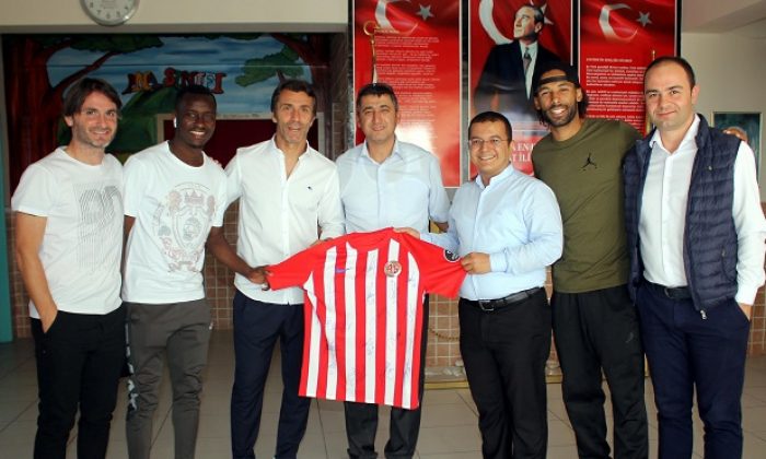 Antalyaspor’dan Killik Ortaokulu’na Ziyaret