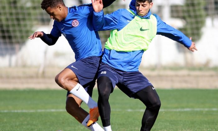 Antalyaspor’un Beşiktaş Hazırlıkları Gençlerle Başladı