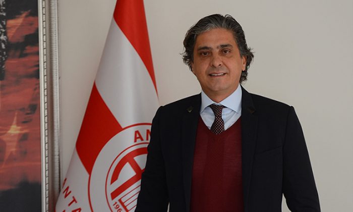 Antalyaspor Yönetimi, Bülent Korkmaz’a Sahip Çıktı