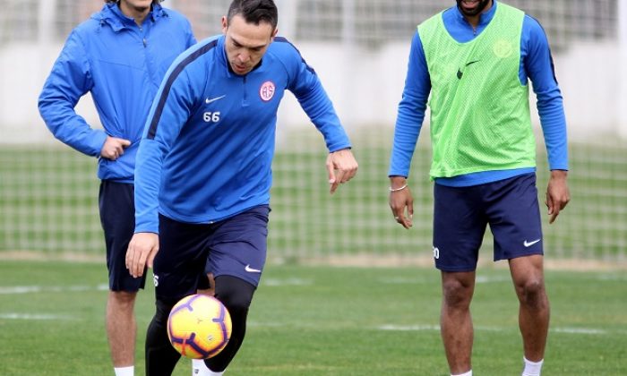 Süğlün’den Bülent Korkmaz, Nazım ve Mevlüt Açıklaması