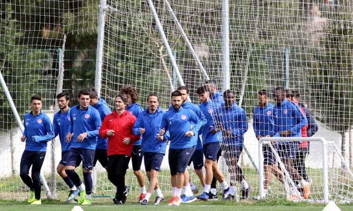 Antalyaspor Çalışmalara Ara Vermeden Devam Ediyor