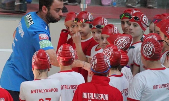 Antalyaspor 23 Nisan Yüzme Yarışları’na Damga Vurdu