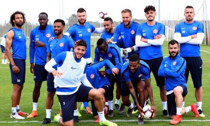 Antalyaspor’un Akhisarspor Maçı Kamp Kadrosu Belli Oldu