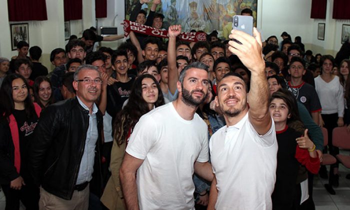 Mevlüt ve Ferhat Öğrencilerle Buluştu