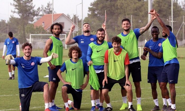 Antalyaspor’da Neşeli Antrenman