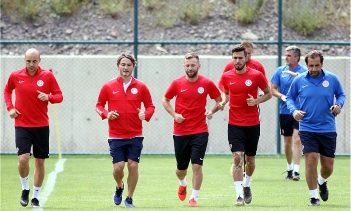 Sakatlıkları Süren Futbolculara Özel Antrenman