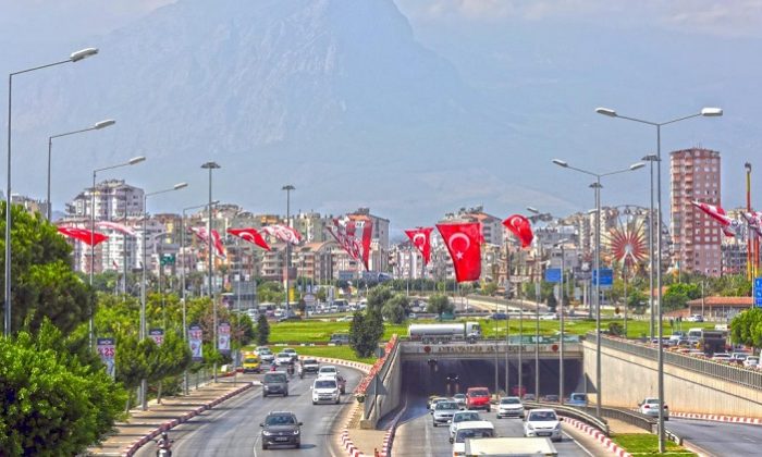 Bayrak Kampanyasına Destek Sürüyor