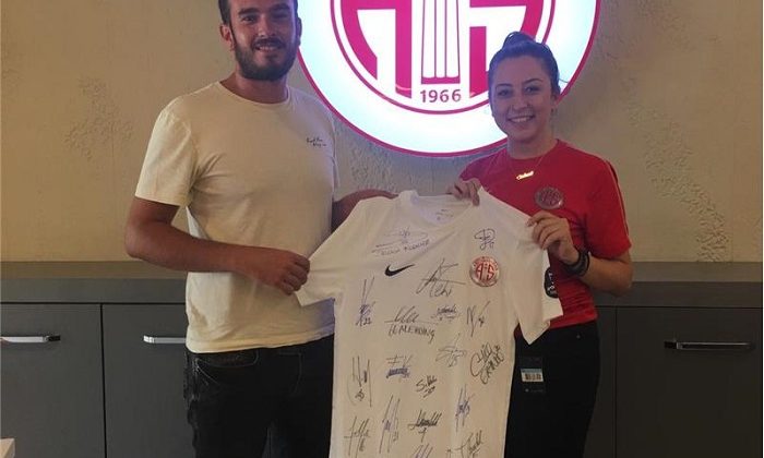 Antalyaspor Store’un İlk Hediyesi Sahibini Buldu