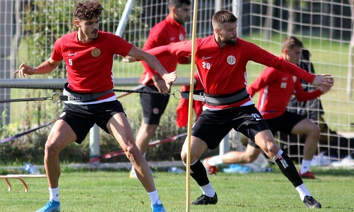 Antalyaspor Günü Çift Antrenmanla Geçiriyor