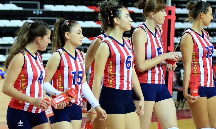Minik Voleybolcular Voleybol Şenliğinde Buluştu