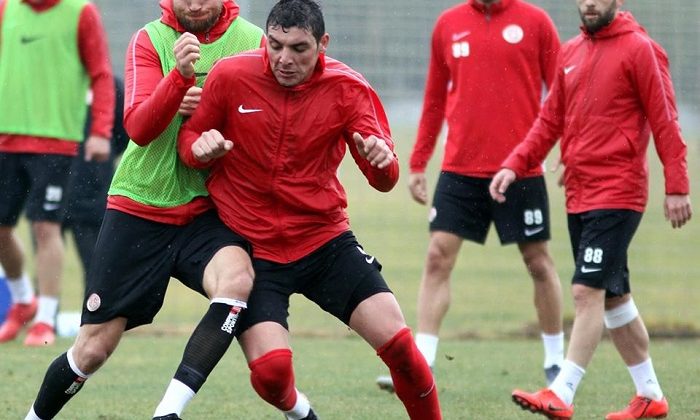 İH Konyaspor Hazırlıkları Yağmur Altında Sürdü