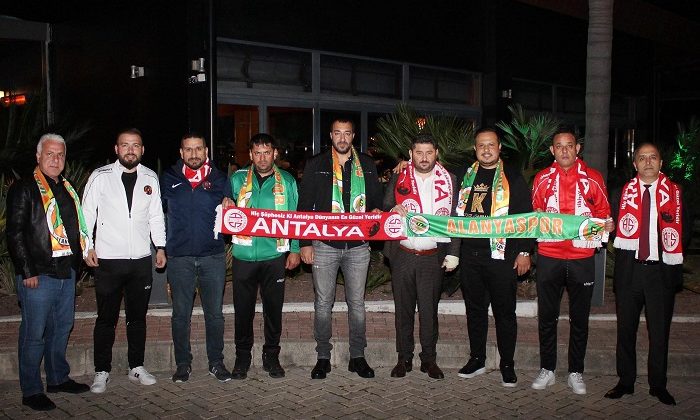 İki Takım Taraftarları Yemekte Buluştu