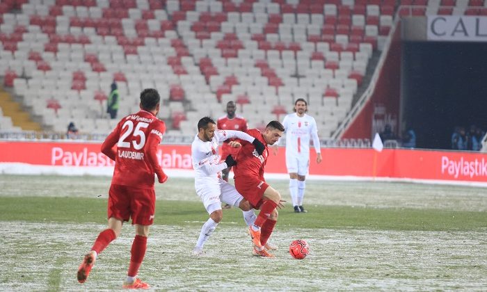 Charles’ı Antalya’ya Getirmek İçin Çalışma Başlatıldı