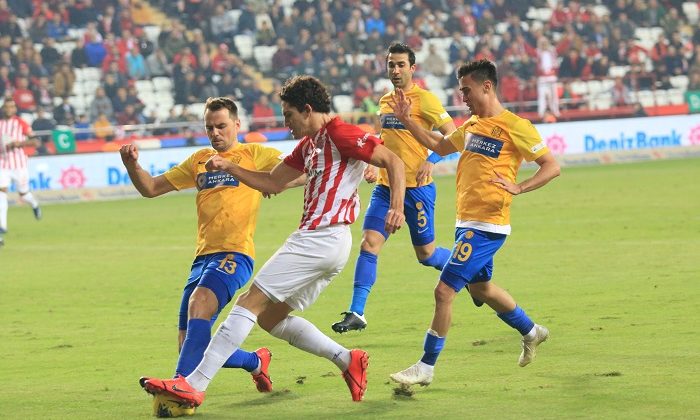 Transfer Engeli Dört Oyuncudan Kaynaklı