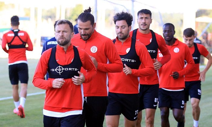 Antalyaspor Çifte Mesai Yaptı