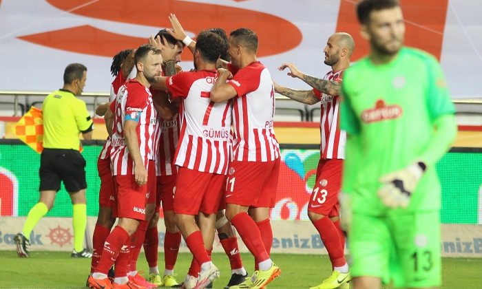 Antalyaspor Yenilmezlik Serisini 10 Maça Çıkardı