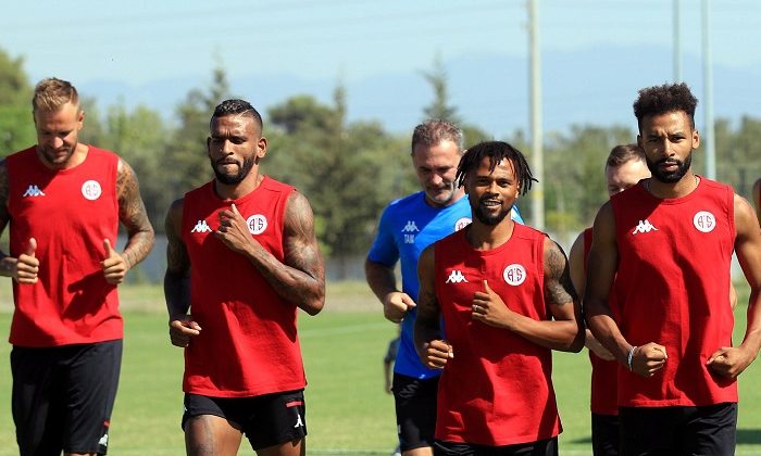 Oyuncular İki Günlük Tatile Çıktı