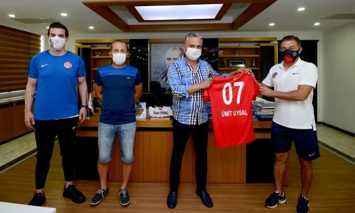Muratpaşa Belediyesi’nden Antalyaspor’a Destek Sürüyor