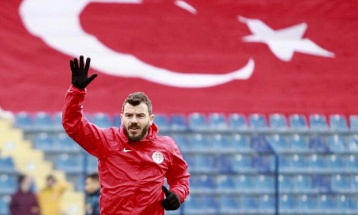 Yekta Kurtuluş’tan Antalyaspor Camiasına Teşekkür