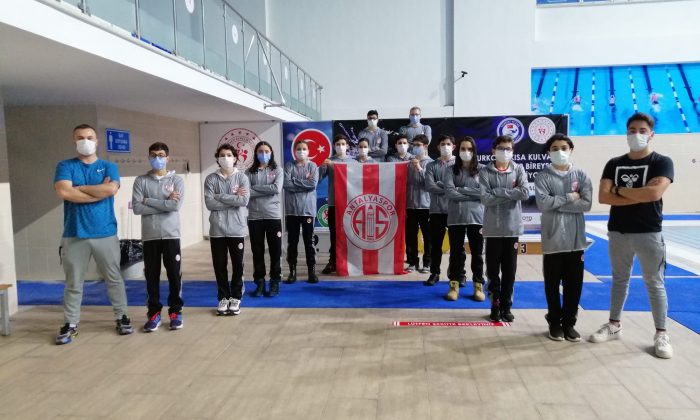 Antalyaspor’un Yüzücülerinden Yeni Rekorlar Geldi