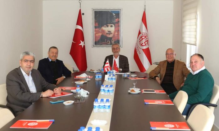Eski Başkanlardan Yeni Yönetime Destek