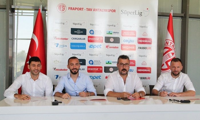 İç Transferde Üç Oyuncu İle Sözleşme İmzalandı