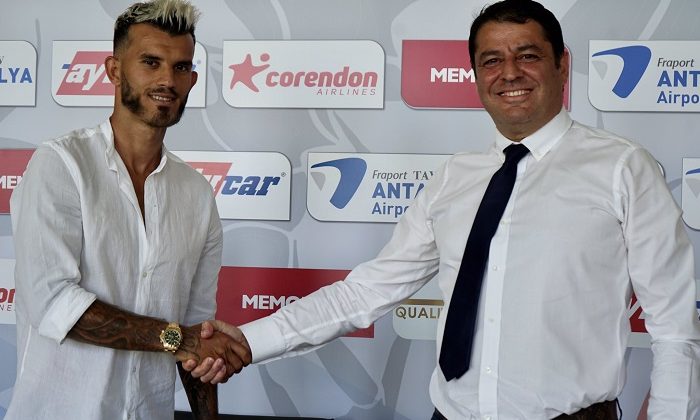 Güray Vural İmzayı Attı