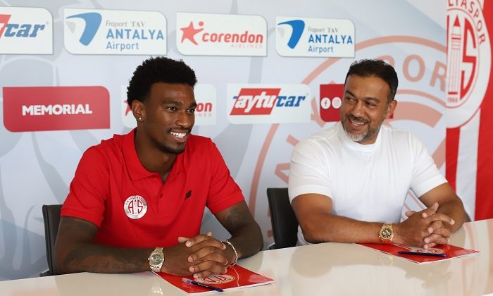 Haji Wright İle Resmi Sözleşme İmzalandı