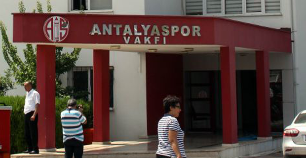 Kulüpte İlginç Pazarlık