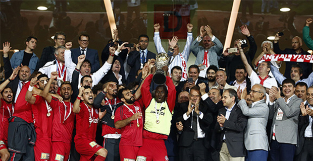 Şampiyon Salı Günü Taraftarıyla Buluşuyor