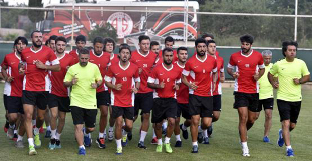 Antalyaspor’da 11 Futbolcu Yolcu
