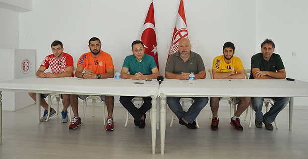 Antalyaspor’da Üç İsim Daha İmzaladı
