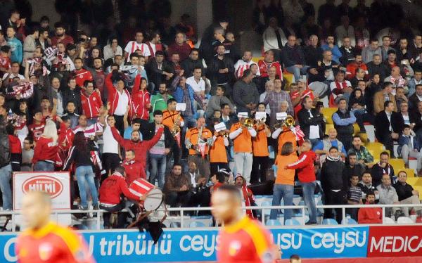 Antalyaspor Bandosu Destek Bekliyor