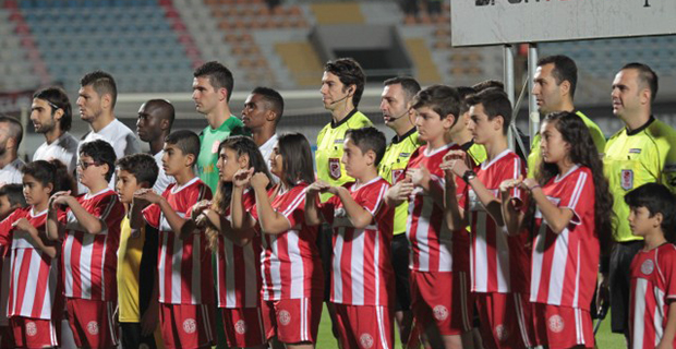 Seremonide İstiklal Marşı Sürprizi