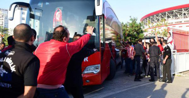 Antalyaspor’da Taraftar Tepkili