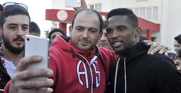 Önce Protesto Sonra Özçekim