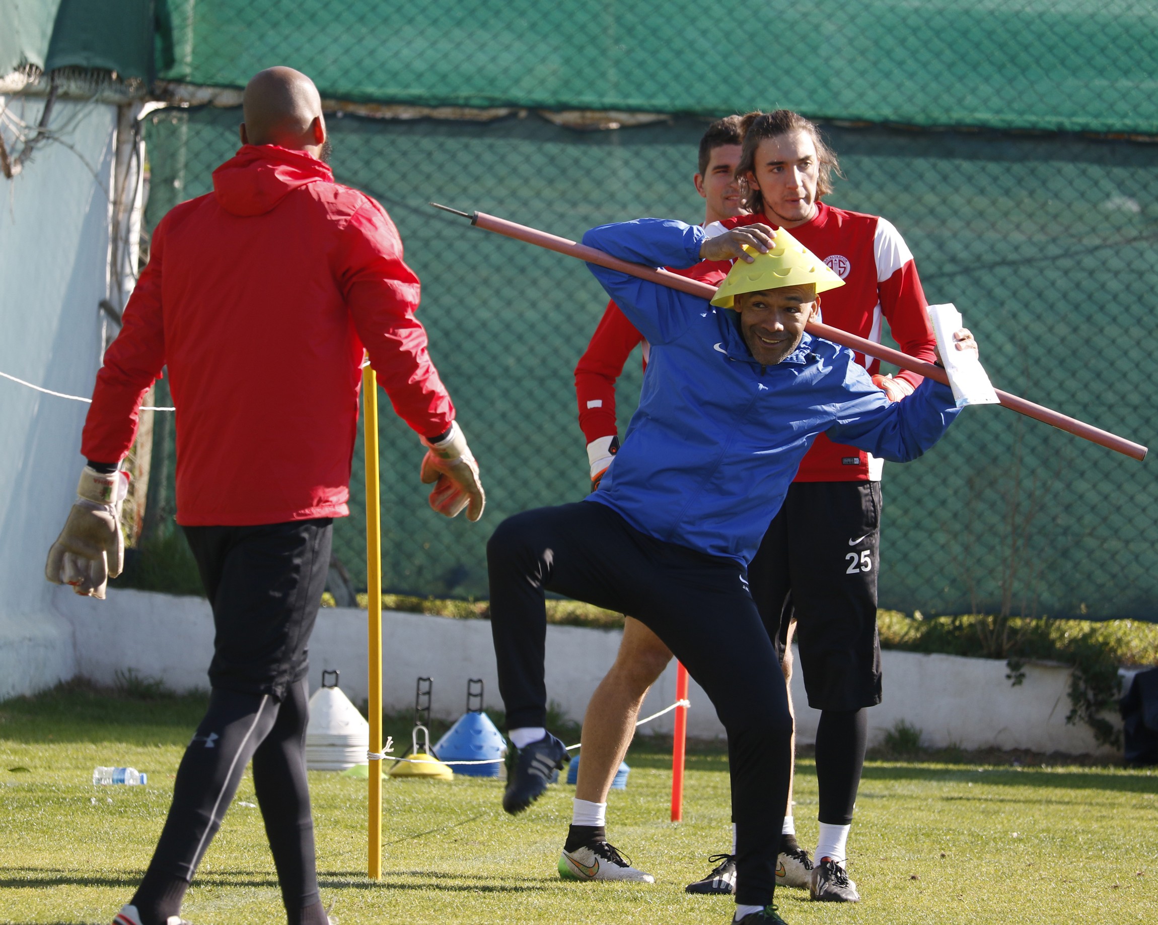 Antalyaspor Antrenmanında Morais Sempatisi