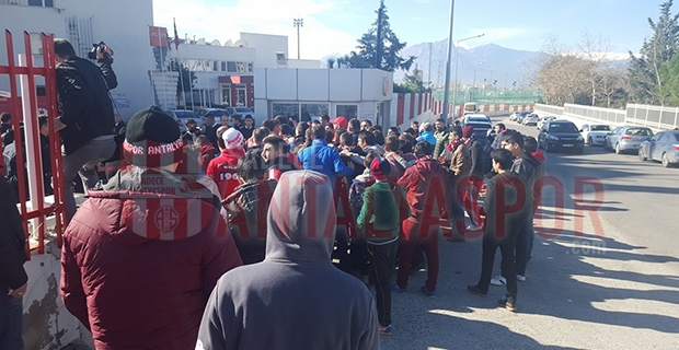 Antalyaspor Taraftarlarından Protesto