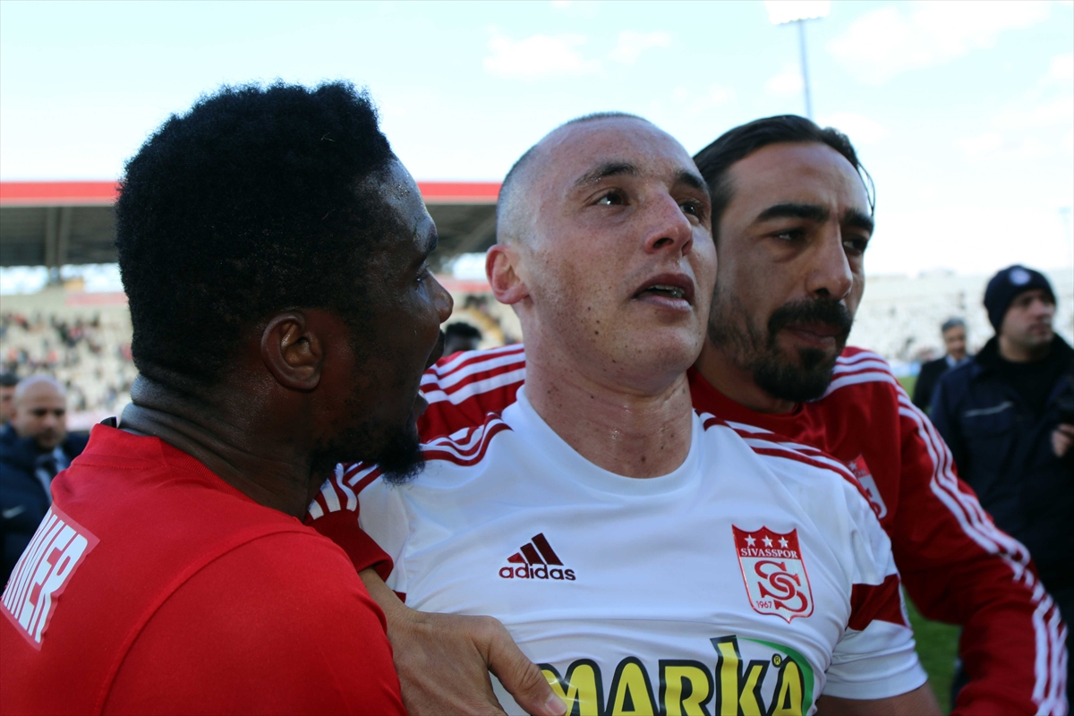 Aatif’tan Eto’o’ya Teşekkür