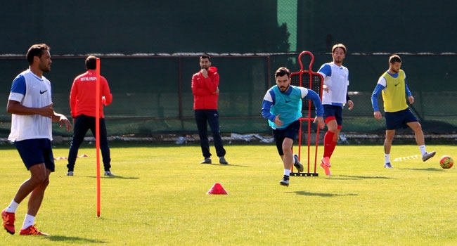 Antalyaspor’da Yeni Transferler Hırs Küpü