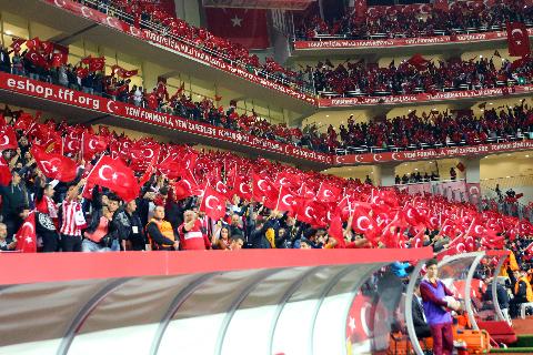 Antalya Taraftarının Milli Takım Heyecanı